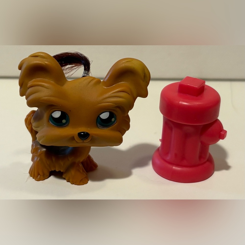 Littlest Pet Shop LPS #6 Brown YORKIE PUPPY DOG with hydrant Cake topper dogs